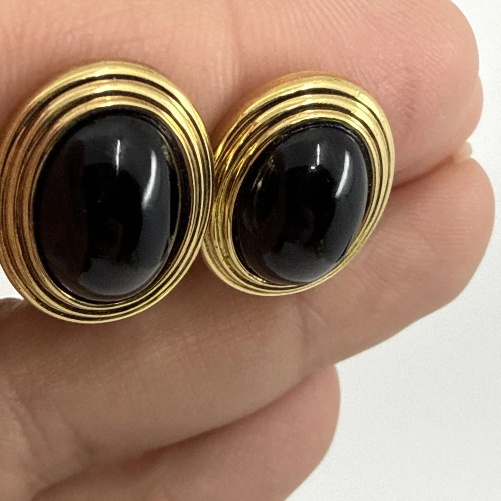Vtg‎ Christian Dior Gold Tone Black Glass Cabachon Clip On Earrings .75